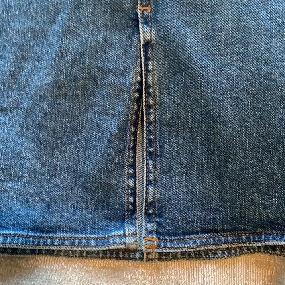NWT ASOS Denim Pencil Skirt in Mid Wash - Picture 4 of 10